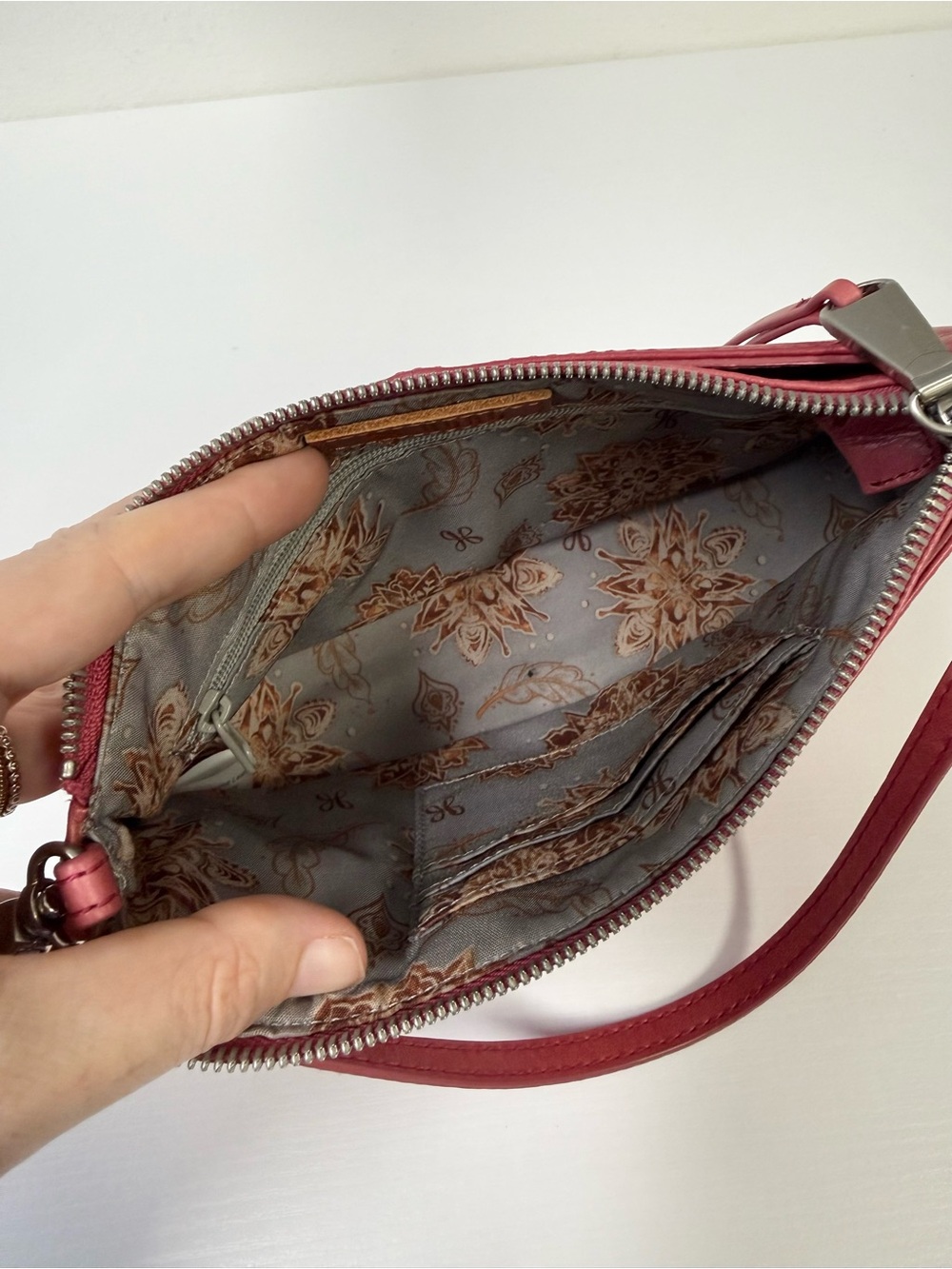 Hobo Cadence Convertible Leather Crossbody Bag in Berry Pink - Picture 6 of 6